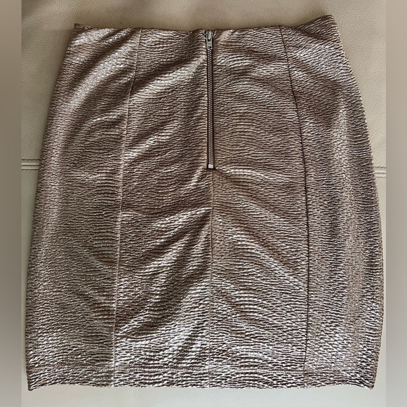 Guess Bridget Skirt in Gold, size 2 - Picture 2 of 3
